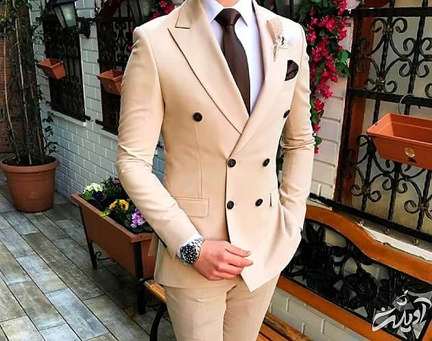 کت چهار دکمه کرمی